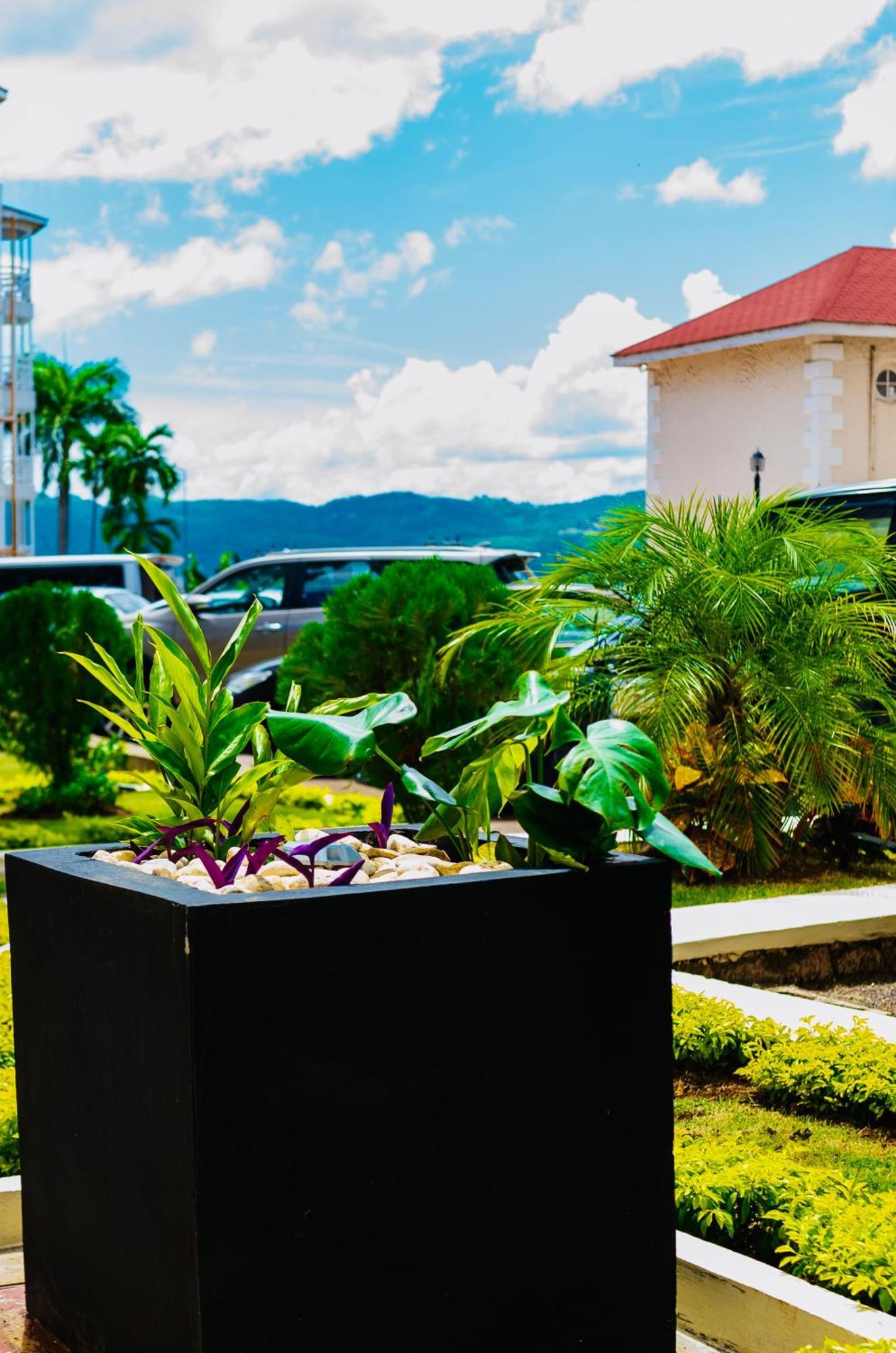 Apartamento Falcon Shoreline- Airport Pickup Available - Gated-security